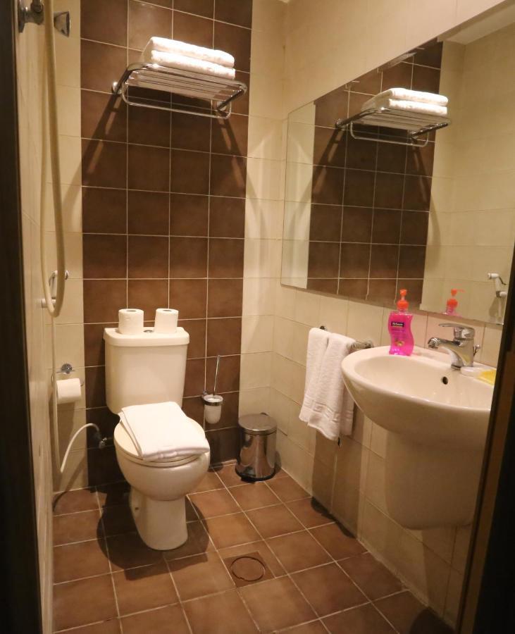 Riviera Hotel Amman Zewnętrze zdjęcie