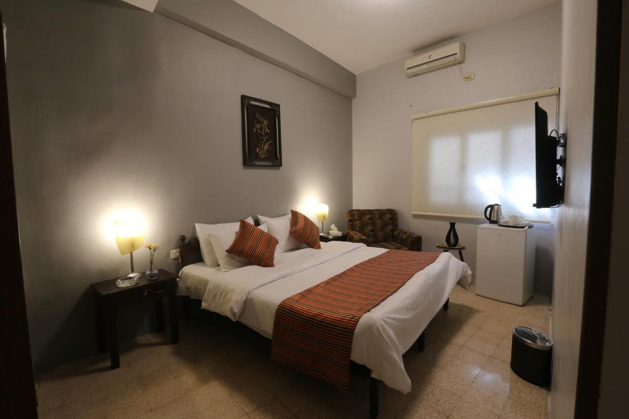 Riviera Hotel Amman Zewnętrze zdjęcie
