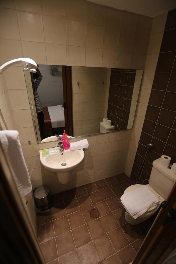 Riviera Hotel Amman Zewnętrze zdjęcie
